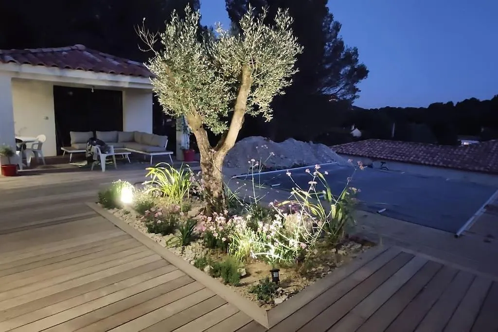 Villa Spacieuse Avec Piscine En Provence Ventabren